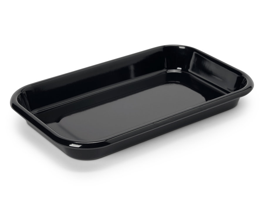 Eine schwarze, rechteckige Auflaufform liegt auf einer weißen Oberfläche.
