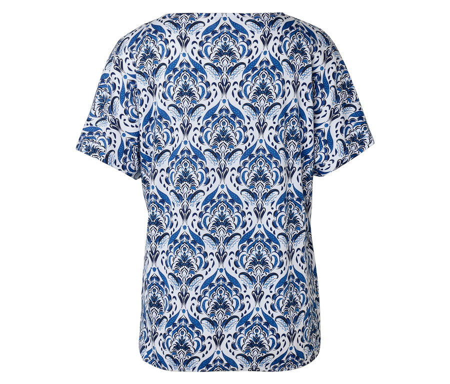 Rückansicht eines Oberteils mit blau-weißem Muster.