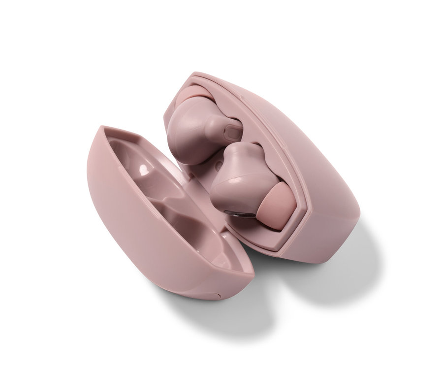 Roséfarbene TWS-In-Ear-Kopfhörer in geöffnetem Ladecase.