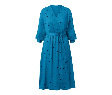 Blaues Webkleid mit schwarzen Punkten und Gürtel.