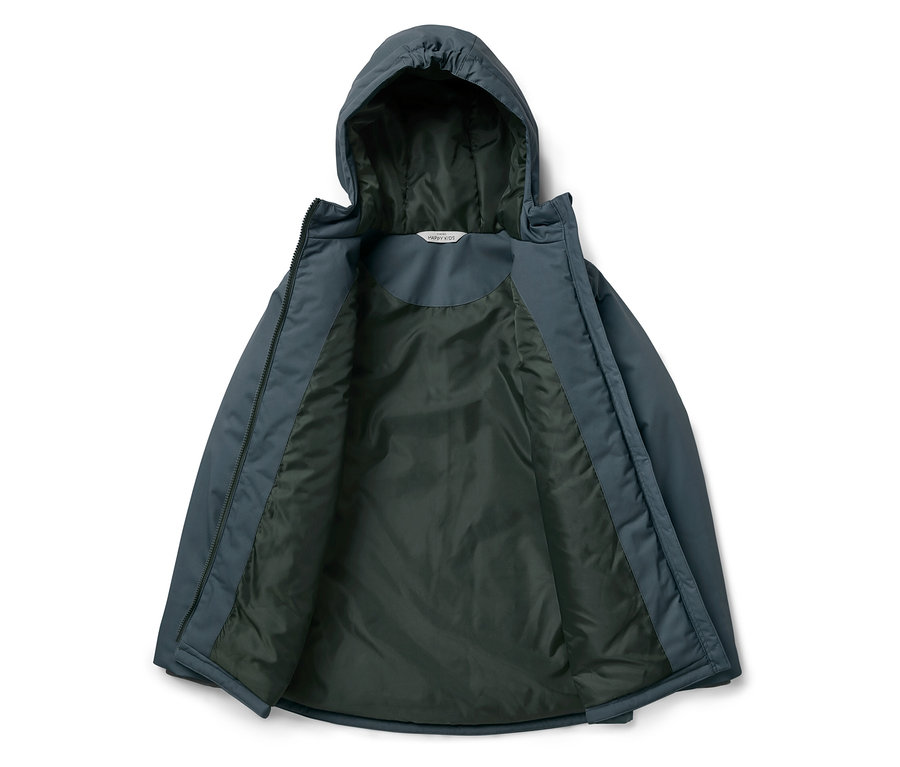 Eine blaue Kapuzenjacke, die offen und flach liegt.