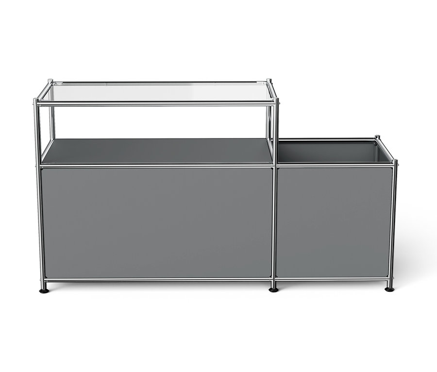 Graues modulares Aufbewahrungssystem mit verchromtem Rahmen und Glasoberboden.