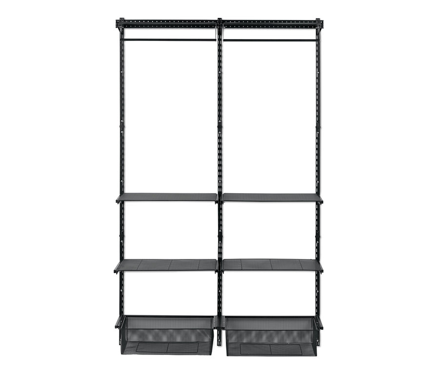 Schwarzes Wand-Regalsystem mit Regalböden und Kleiderstangen.