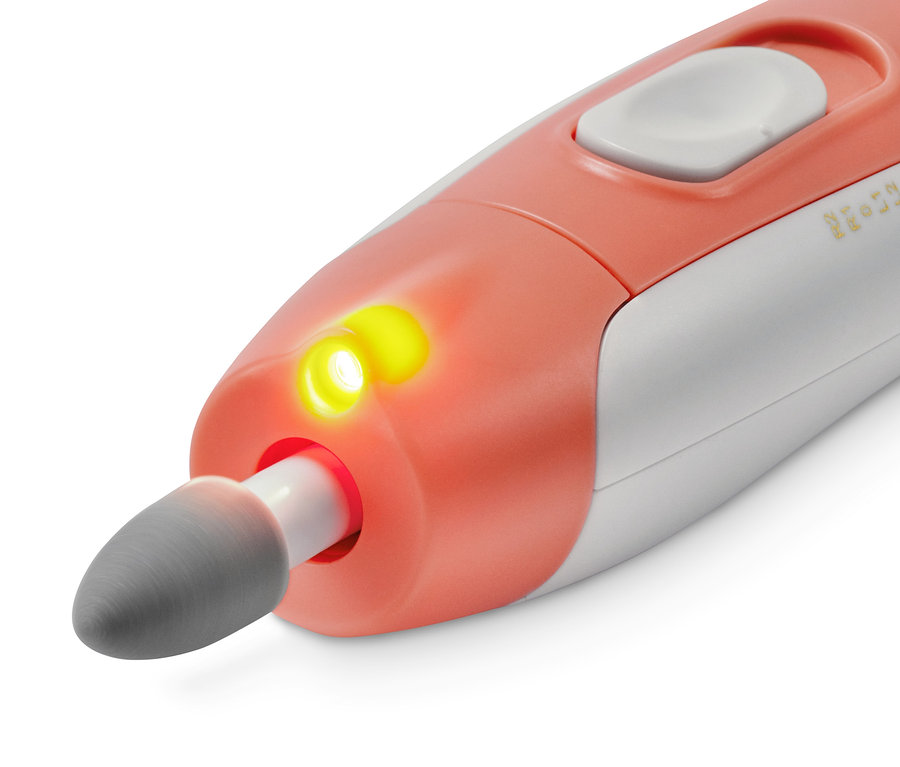 Detailaufnahme eines Maniküre- und Pediküre-Geräts.