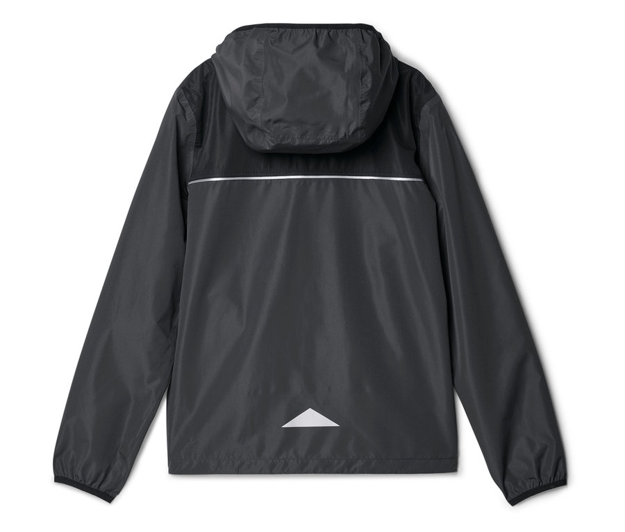 Rückansicht einer schwarzen Regenjacke mit Kapuze und reflektierenden Details.