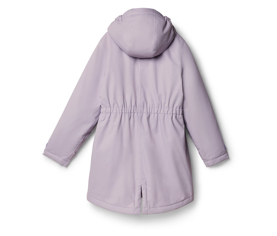 Lila Jacke mit Kapuze, von hinten gesehen, mit geraffter Taille und einem kleinen Schlitz am unteren Saum.