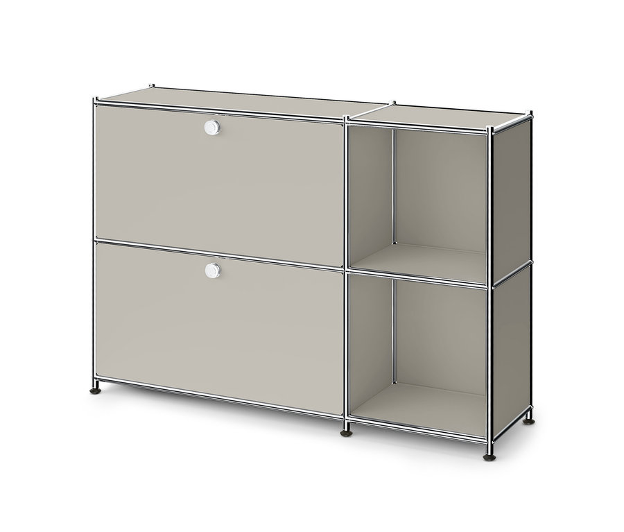 Modulares Sideboard in Hellgrau mit Chromrahmen, zwei geschlossenen Fächern mit Türen und zwei offenen Regalfächern.