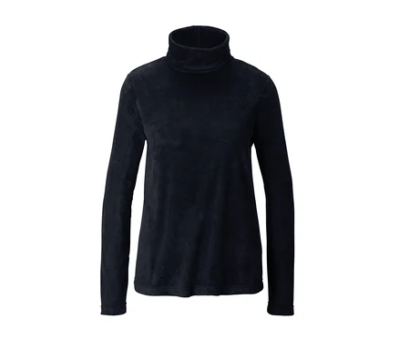Schwarzer Microfleece-Rollkragenpullover.