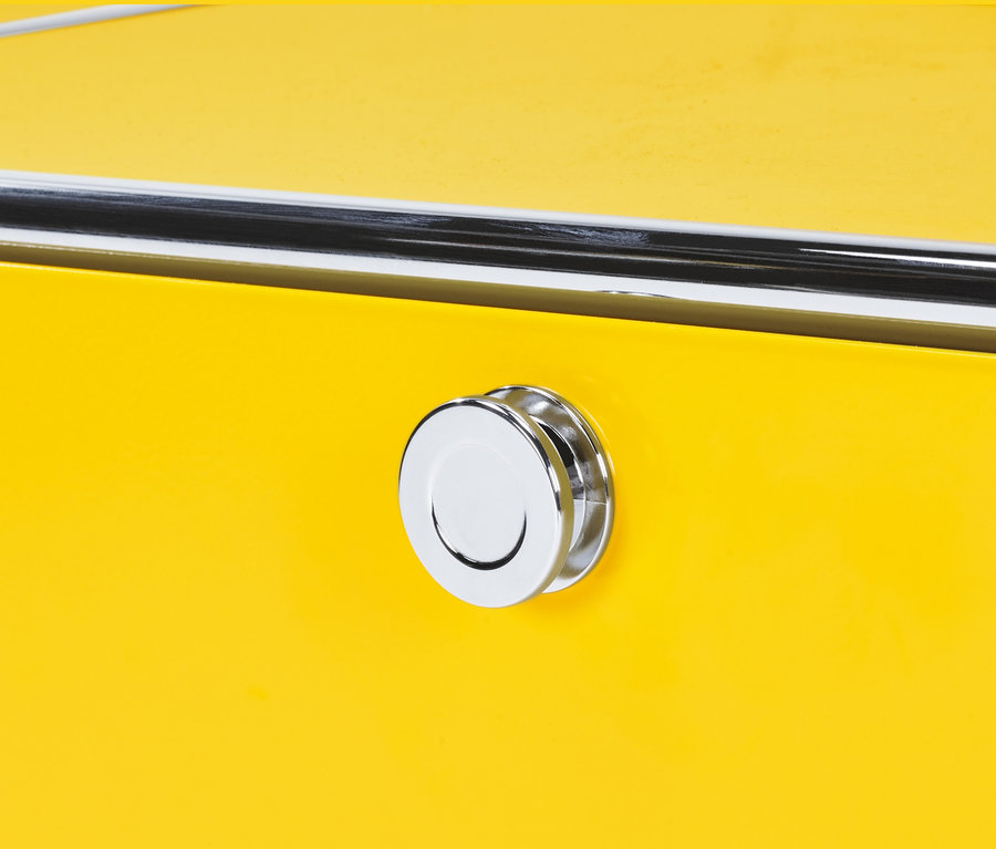 Detailansicht eines gelben Lowboards Metall »CN3« mit Schubladen.