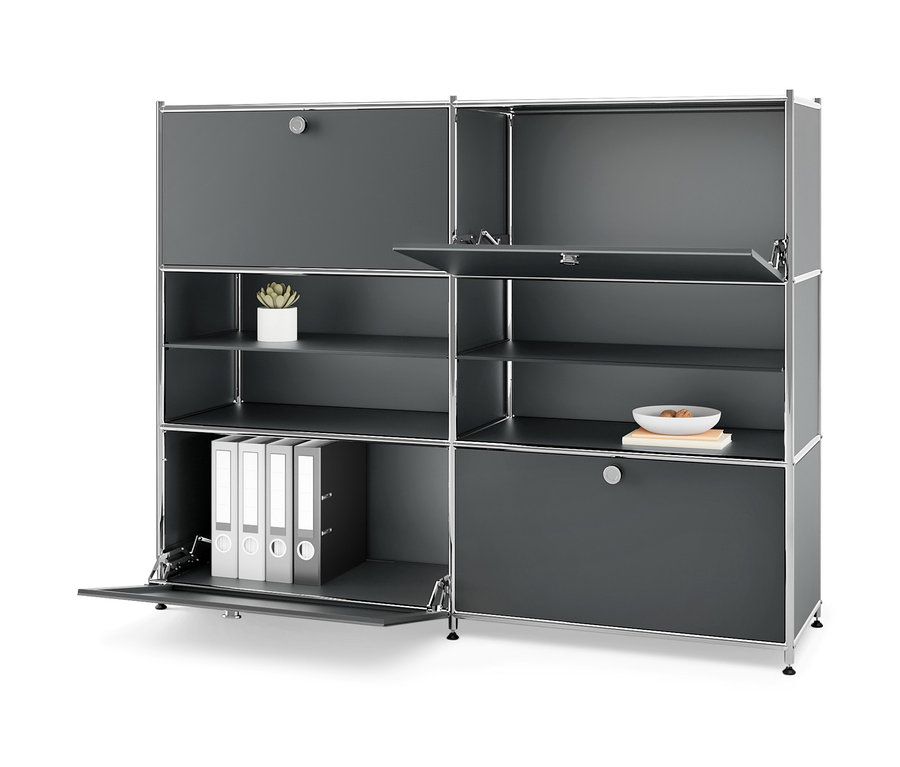 Graue Metallkommode »CN3« mit 4 Klappenfächern, von denen eines geöffnet ist.