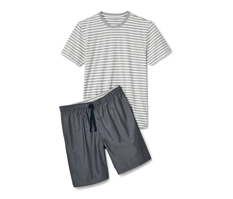 Shorty-Pyjama mit gewebter Hose und einem T-Shirt mit grauen und weißen Streifen.