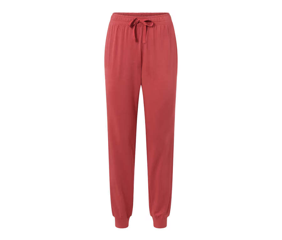 Eine rote Pyjamahose mit Kordelzug in der Taille.