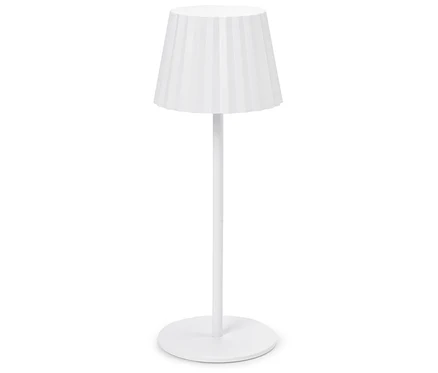 Eine weiße Lampe mit plissiertem Lampenschirm steht vor einem weißen Hintergrund.