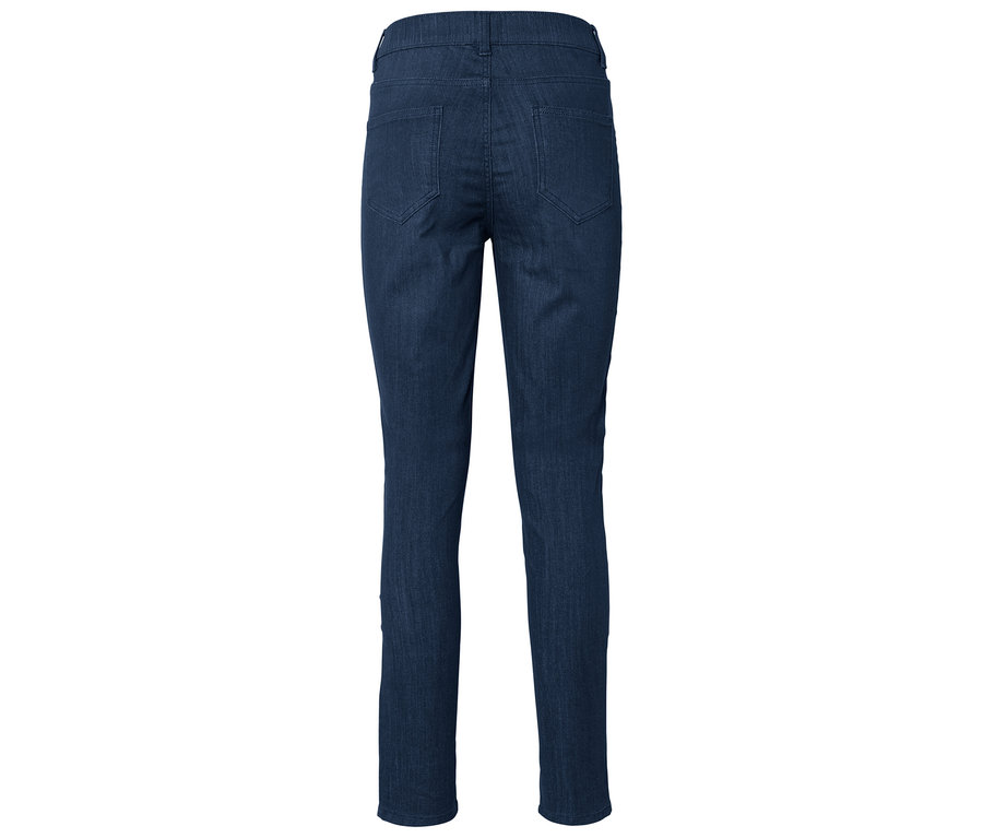 Rückansicht einer dunkelblauen Jeans mit geradem Bein.