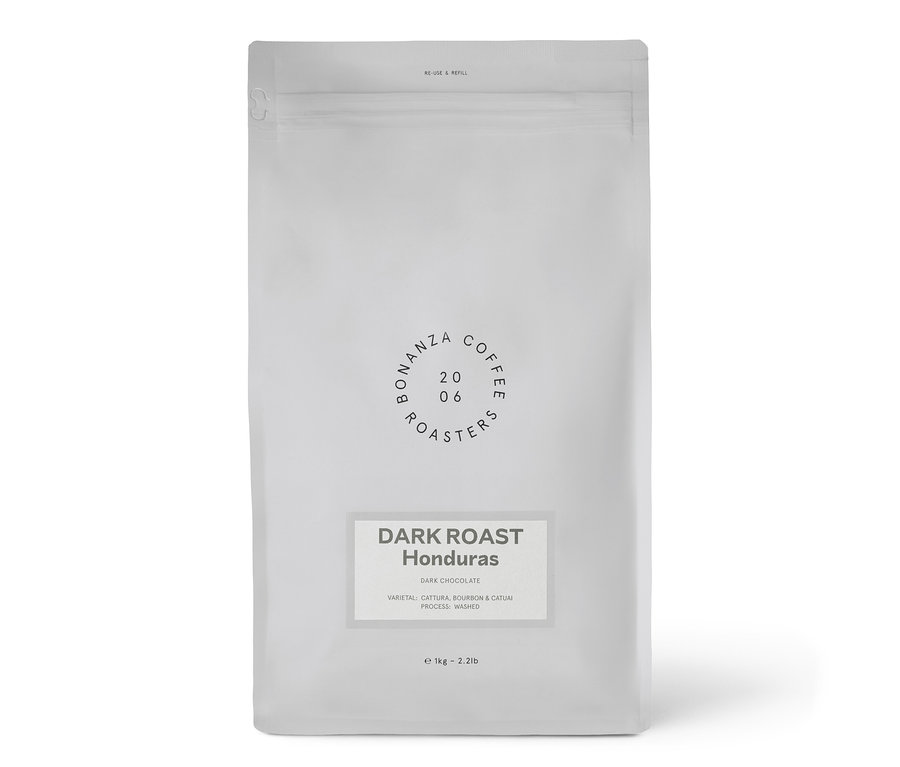 Eine Packung Dark Roast Omni-Roast - 1 kg Ganze Bohne.