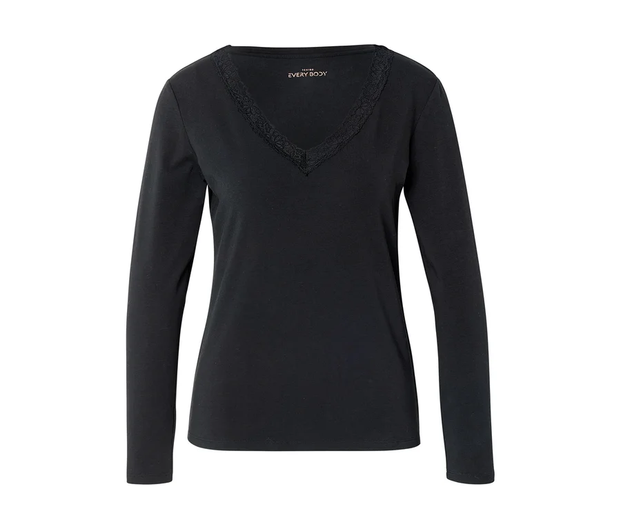 Schwarzes Langarmshirt mit V-Ausschnitt und Spitzenbesatz am Ausschnitt.