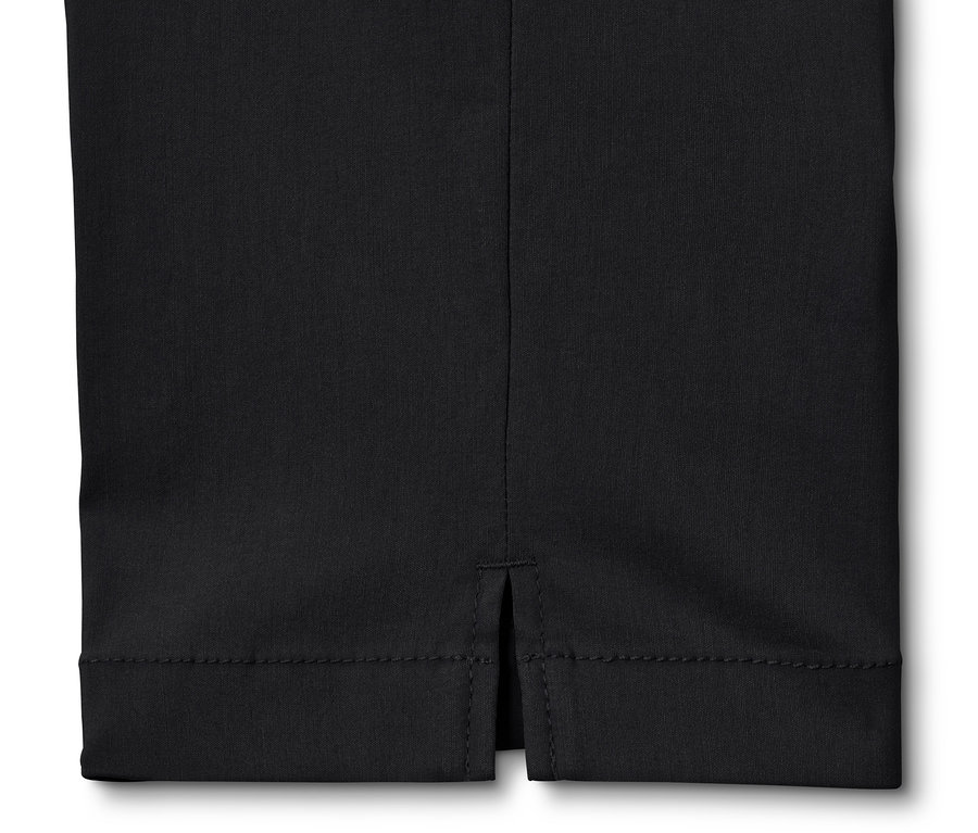 Detailaufnahme einer schwarzen 3/4-Bengalin-Hose.