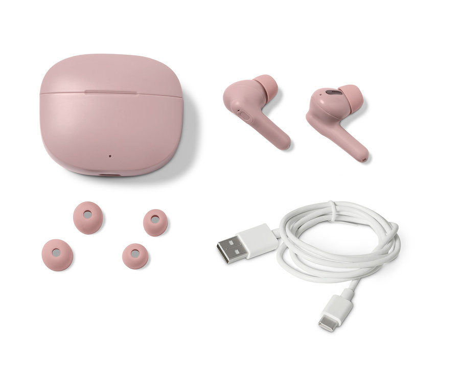 Ein roséfarbenes TWS-In-Ear-Kopfhörer-Gehäuse, zwei Kopfhörer, zwei Ohrstöpsel und ein Ladekabel.