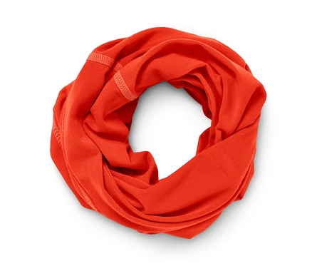 Orangefarbenes Multifunktionstuch aus recyceltem Material, zu einem Kreis geformt.