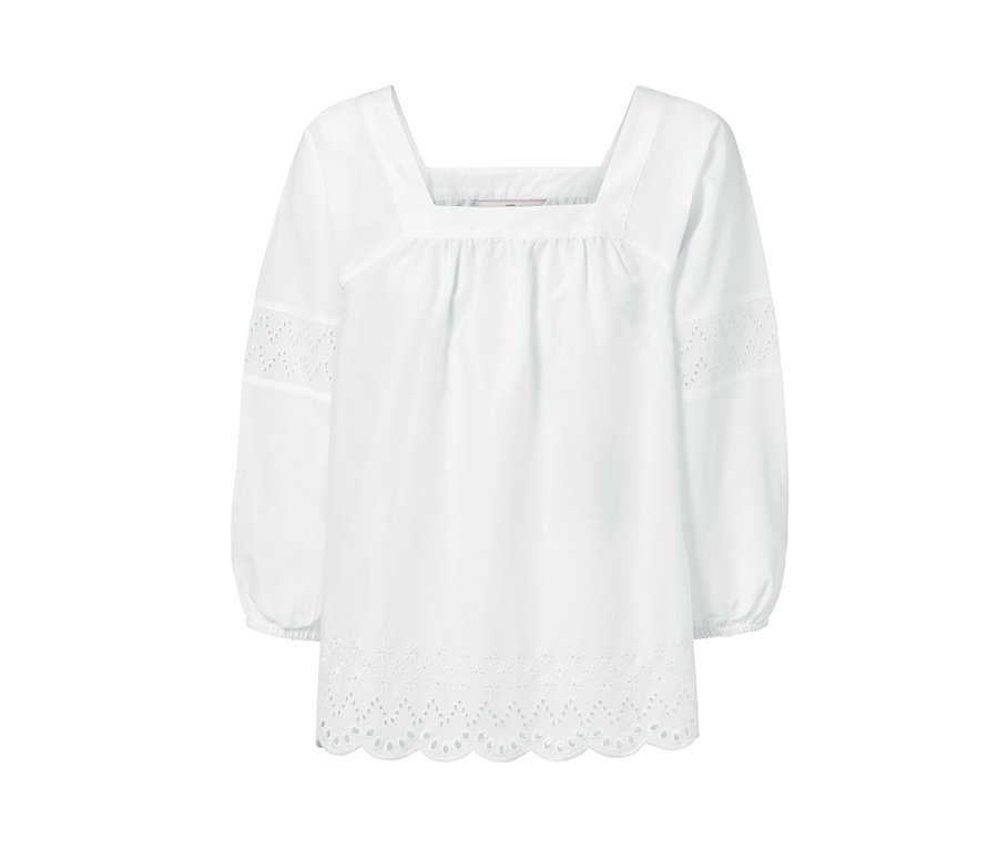 Weiße Bluse mit Stickerei.