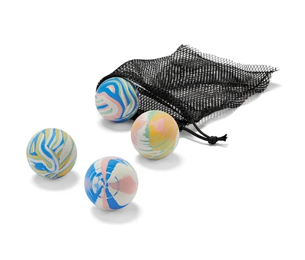 Flummi-Set mit schwarzem Netzbeutel.