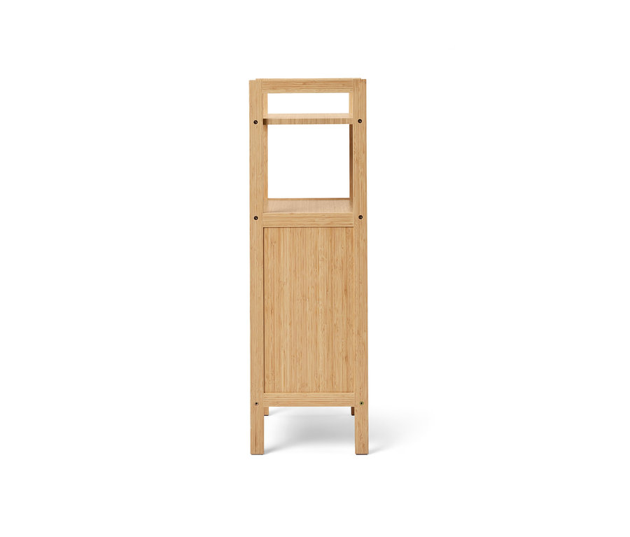Ein Ordnungsregal im skandinavischen Design mit Bambusrahmen und zwei Regalböden.