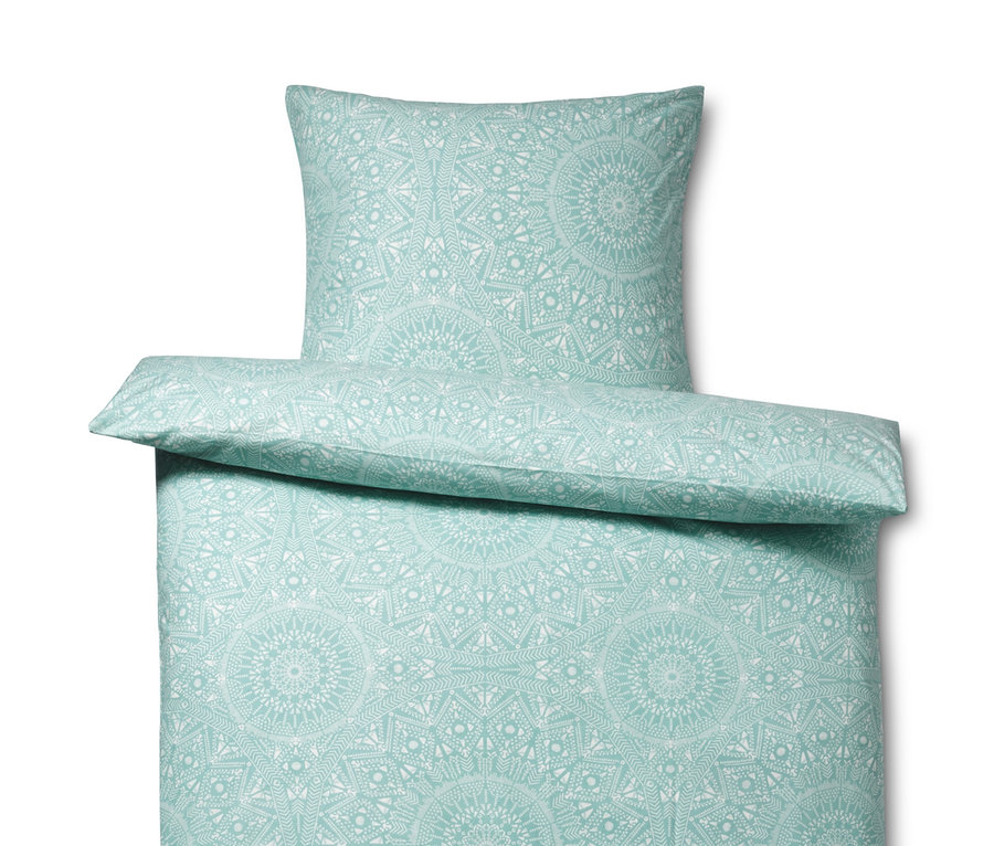 Mintfarbene Renforcé-Bettwäsche mit Mandala-Muster.