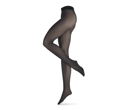 Beine einer Schaufensterpuppe, bekleidet mit einer transparenten 50-DEN-Feinstrumpfhose.
