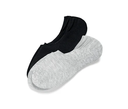 Zwei Paar Sport-Füßlinge, eins schwarz und eins grau.