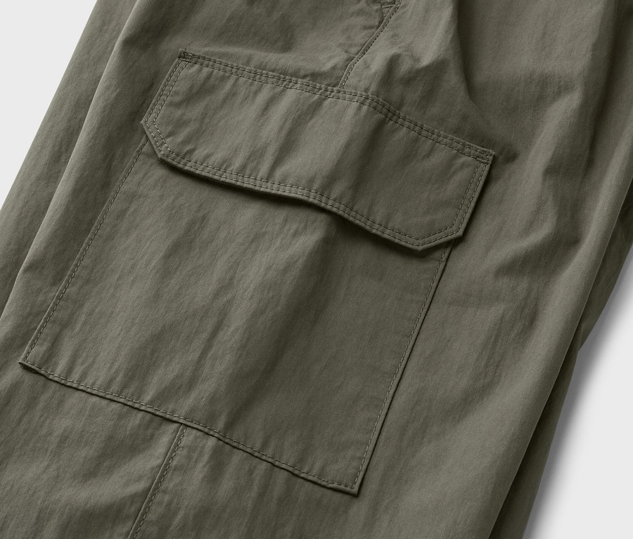 Detail einer Kinder-Cargohose.