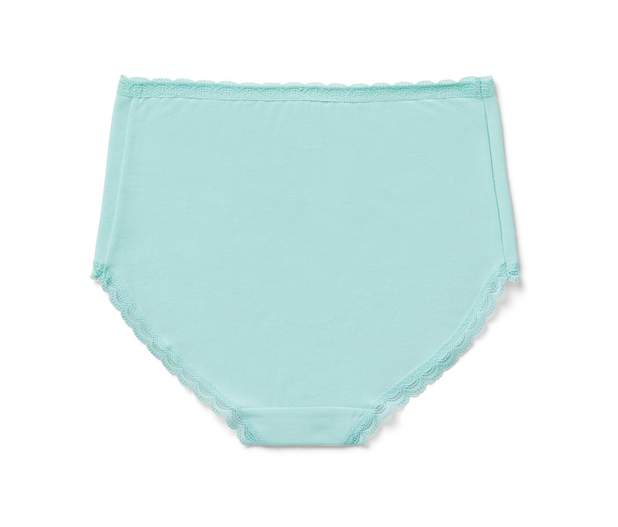 Eine hellblaue Highwaist-Panty »light-shaping« mit Spitze liegt auf einem weißen Hintergrund.