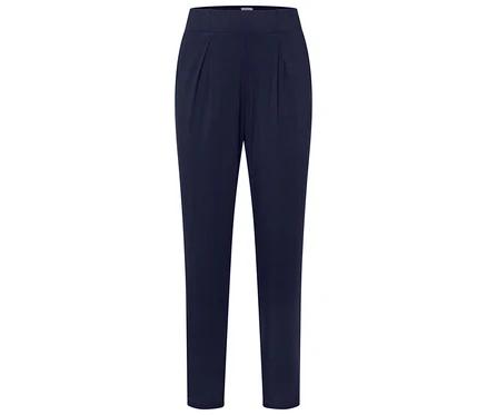 Marineblaue Stoffhose mit Bundfalten.