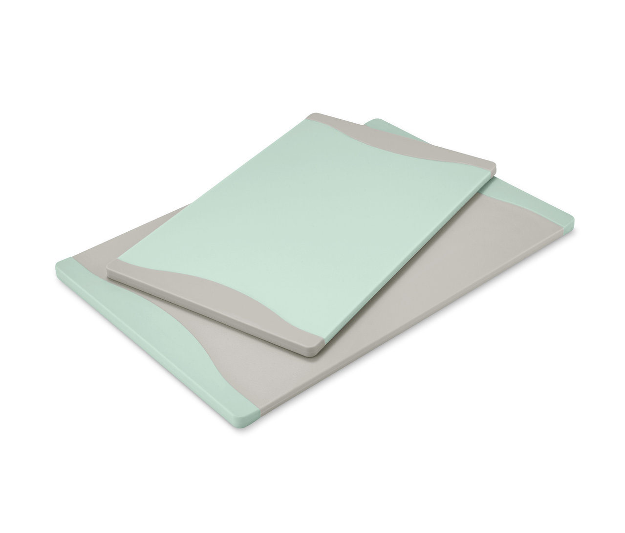 Zwei Schneidebretter liegen übereinander.