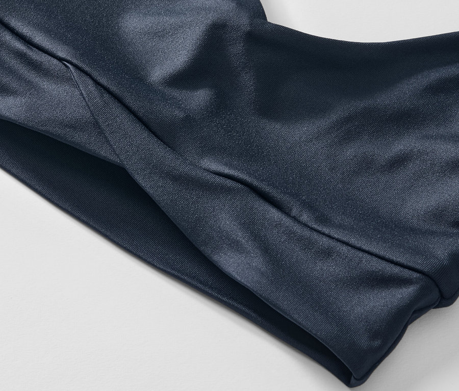 Detailaufnahme eines marineblauen Sport-Bustiers.