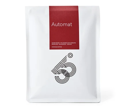 Nahaufnahme einer weißen Tüte 55 Degrees - Automat Caffè Crema - 1 kg Ganze Bohne Kaffeebohnen.