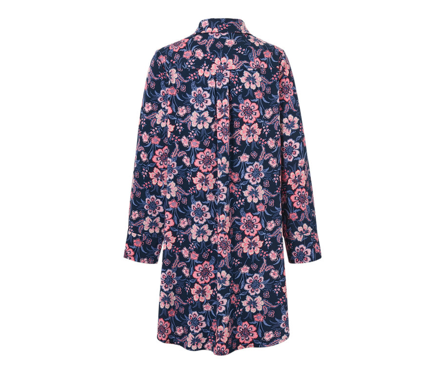 Detailansicht eines Web-Nachthemds mit Blumenmuster.