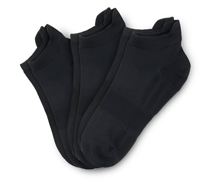 Drei Paar schwarze Profi-Laufsocken.