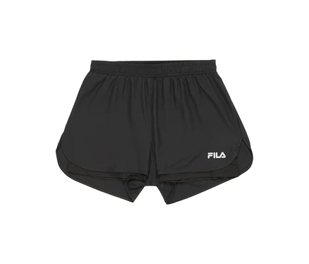 Schwarze FILA Damen-Funktionsshorts, frontal aufgenommen.