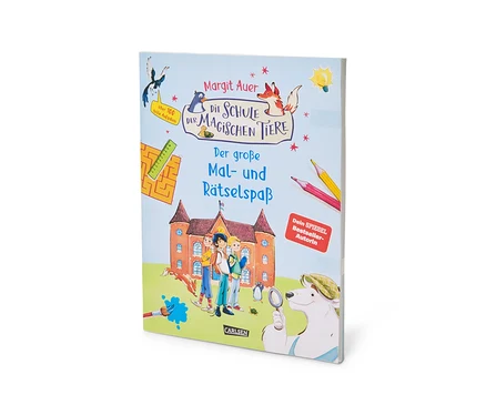 Buchcover von Margit Auers 'Die Schule der magischen Tiere: Der große Mal- und Rätselspaß'. Es zeigt ein Schulgebäude, drei Kinder, einen Fuchs, einen Pinguin, einen Eisbären mit Lupe, Vögel, Buntstifte, ein Lineal und ein Labyrinth.