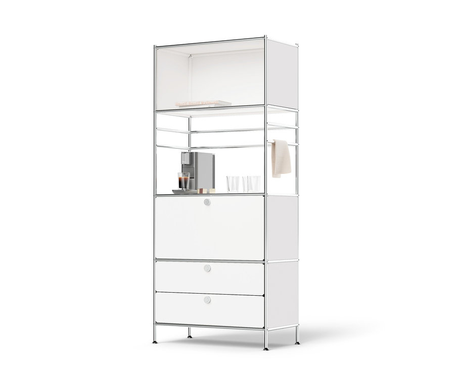 Hohes Regal Metall »CN3« mit Klappenfach, zwei Schubladen und Kaffeemaschine.