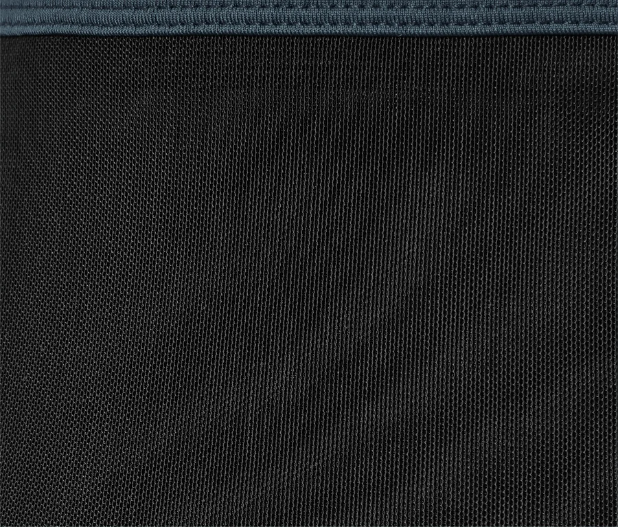 Detailaufnahme einer dunkelblauen Bodyforming-Sporthose.