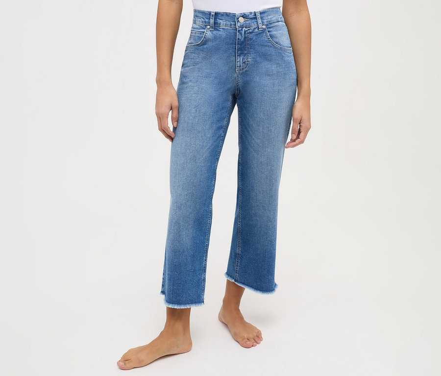 Person trägt Angels Jeans »Linn« Culotte Fransen, light blue.