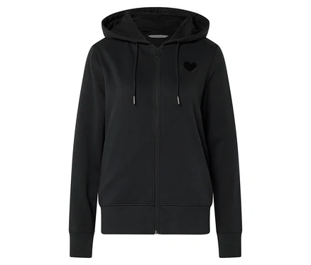 Schwarzer Kapuzenpullover mit Reißverschluss und Herz auf der Brust.