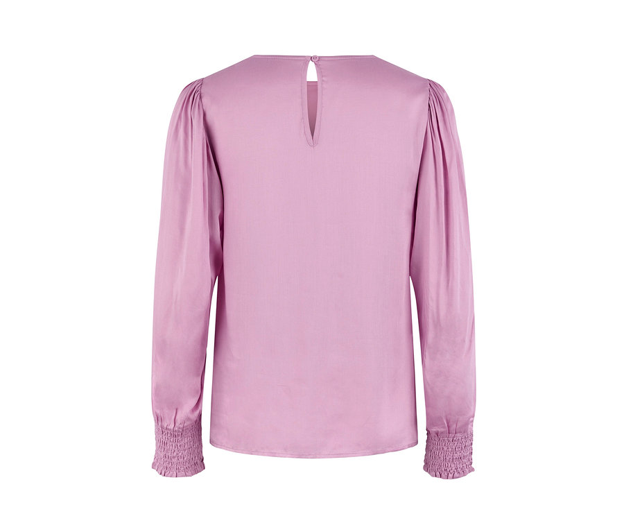 Rosa Bluse mit langen Ärmeln.