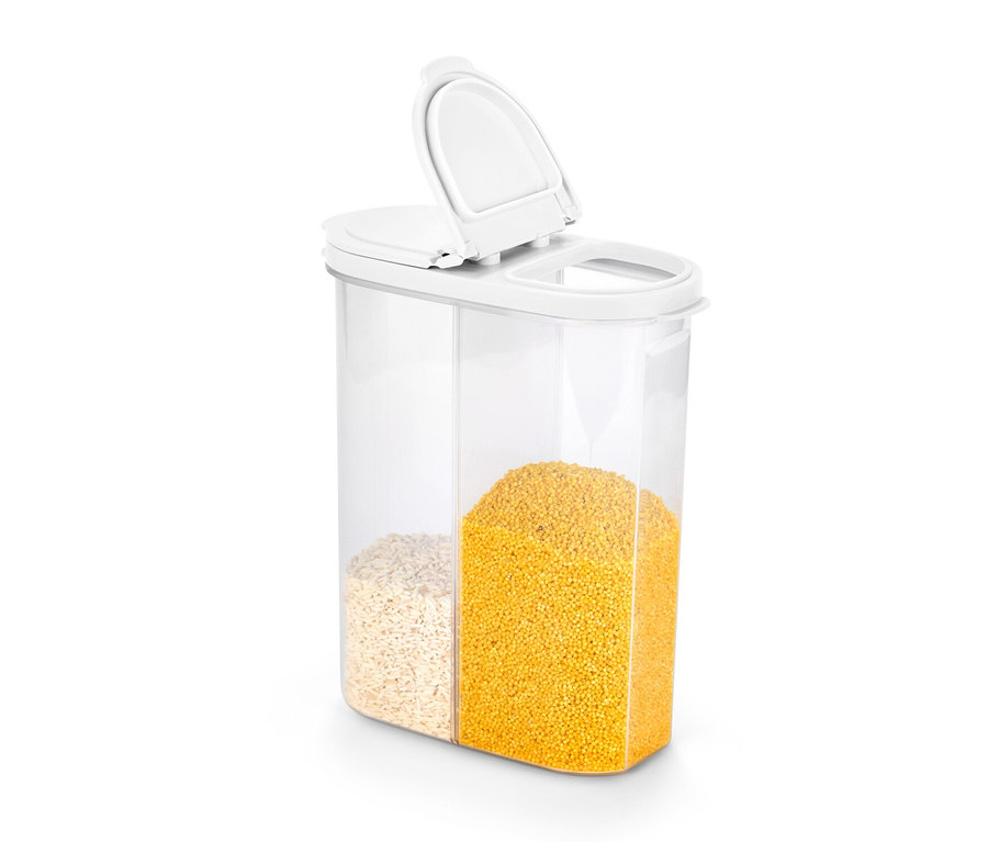 Eine durchsichtige 2-in-1-Vorratsdose mit offenem Deckel, die zur Hälfte mit Flocken und zur Hälfte mit gelben Nudeln gefüllt ist.