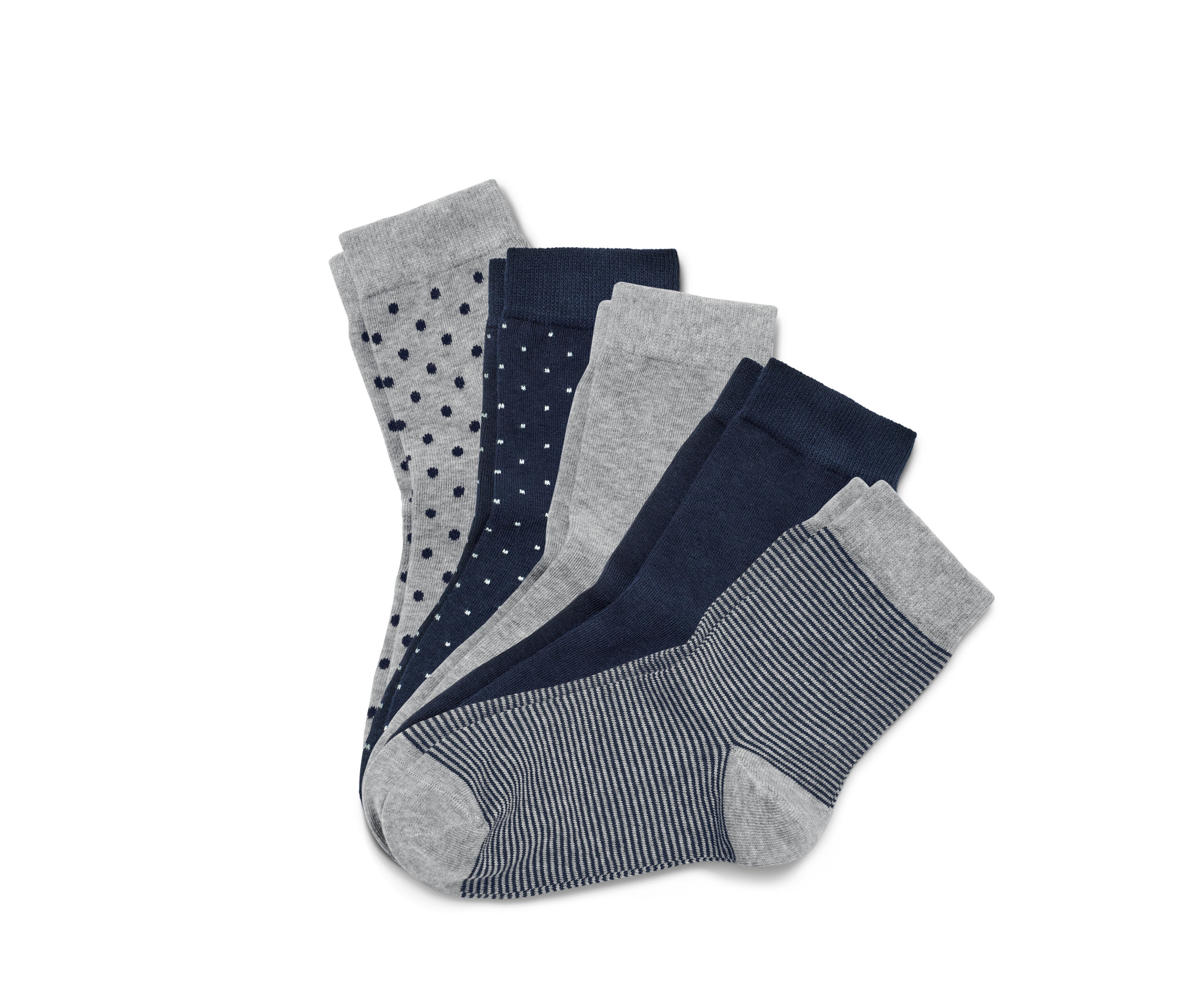 Fünf Paar Socken: grau mit Tupfen, dunkelblau mit Tupfen, grau, dunkelblau und grau mit Streifen.