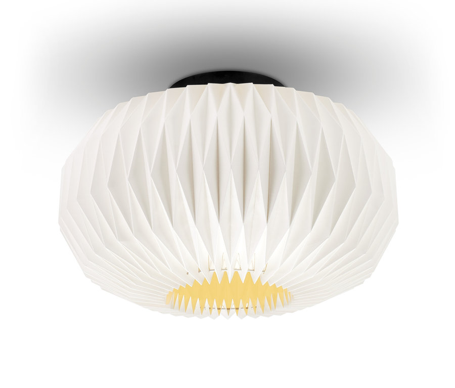 Eine LED-Deckenleuchte mit Origamischirm ist an der Decke befestigt.