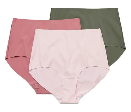 Drei hochtaillierte Slips in Rosa, Altrosa und Olivgrün liegen übereinander.