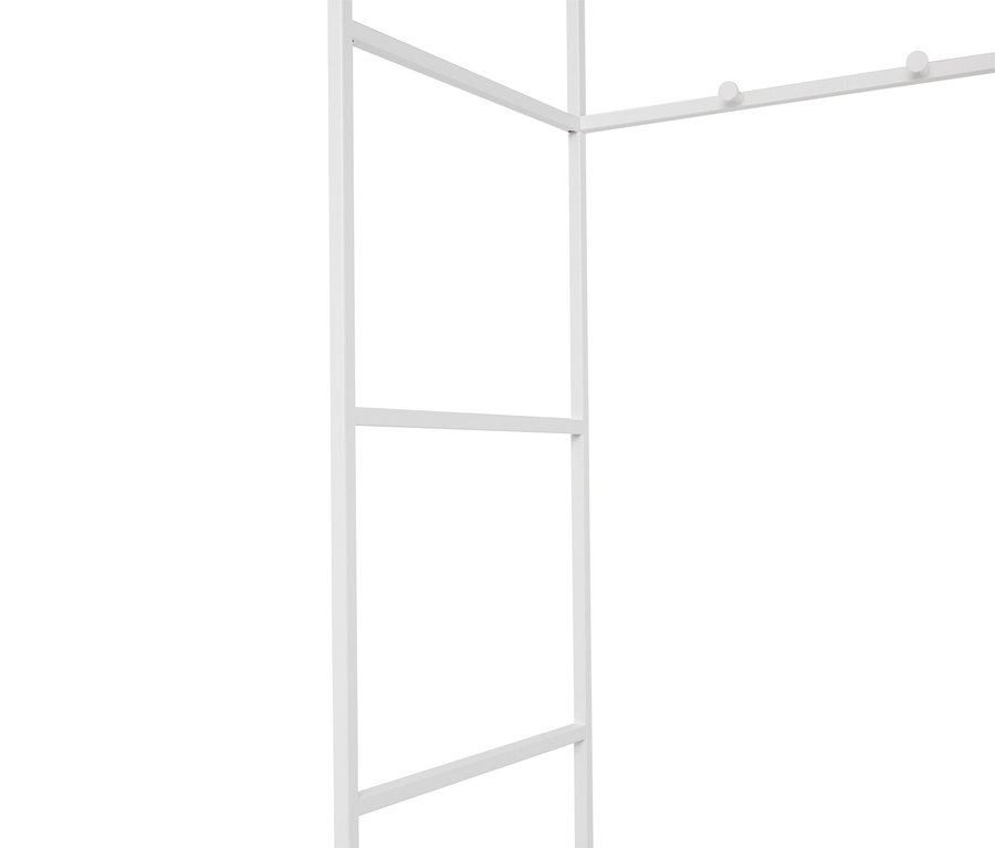 Detailansicht eines weißen Metallregals mit Hakenleiste.