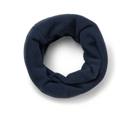 Dunkelblauer Fleece-Kinder-Schlauchschal, kreisförmig auf weißem Hintergrund liegend.